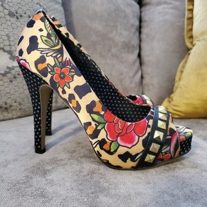 Open toe pumps